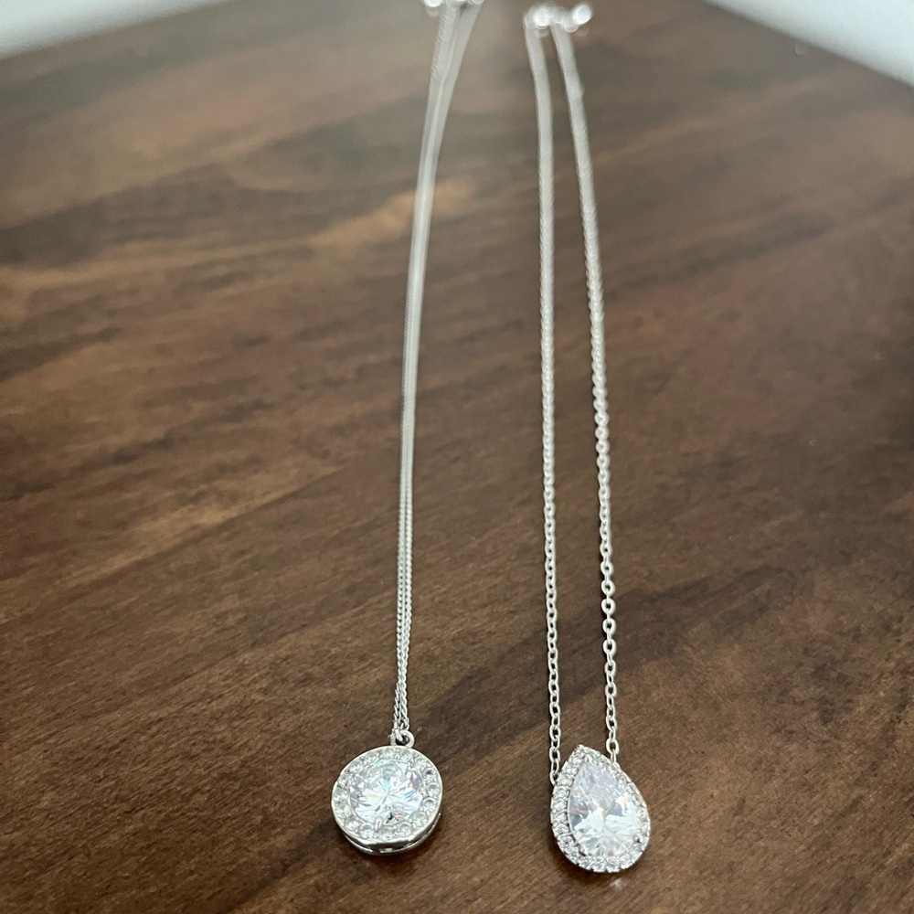Elegant Silver Pendant Necklace Set
